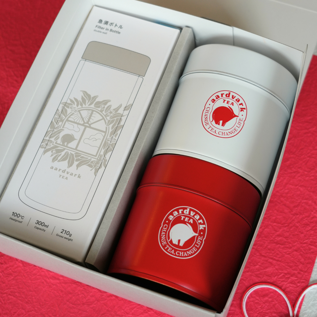 ［数量限定］急須ボトルと紅白缶入り　お年賀特別セット